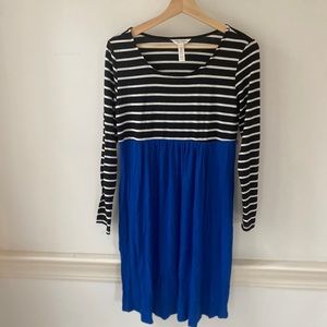 Three Seasons Maternity- Size Medium